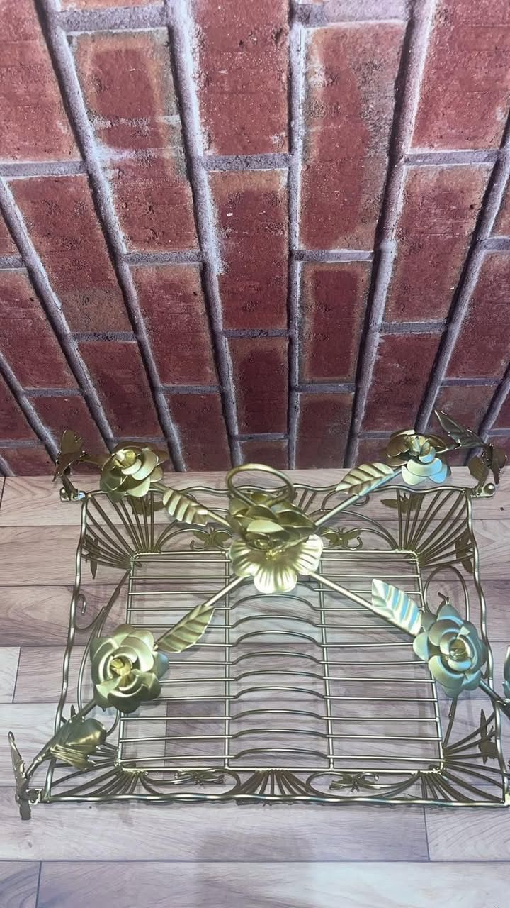 House of Romany – Luxury Gold Butterfly Dinner Set Display Stand