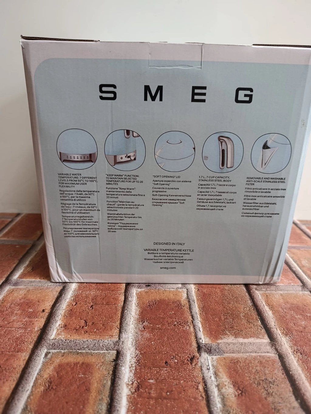 SMEG KLF03RGUK Cream Retro Style Kettle European Plug  dsautotrades (1