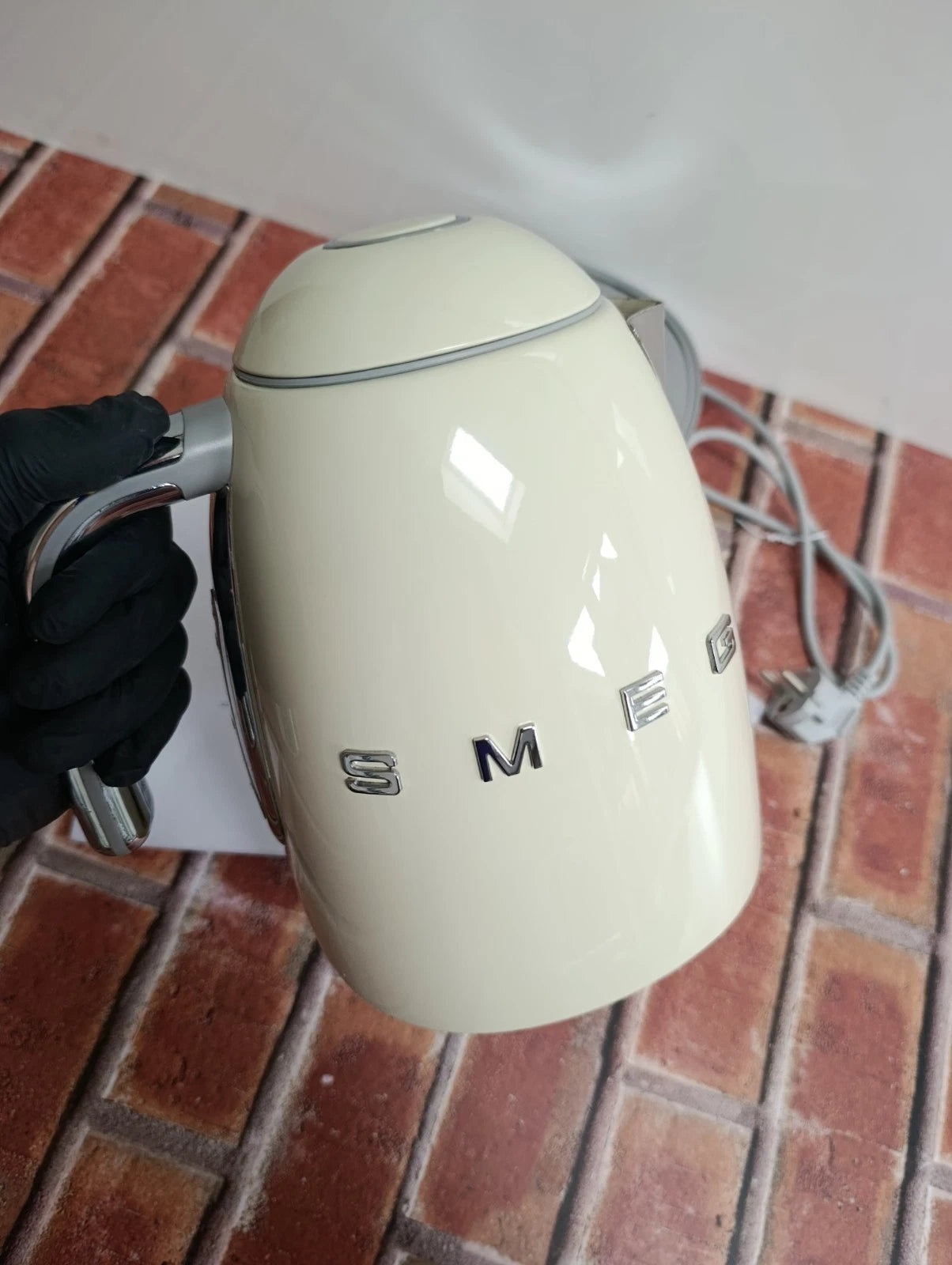 SMEG KLF03RGUK Cream Retro Style Kettle European Plug  dsautotrades (1