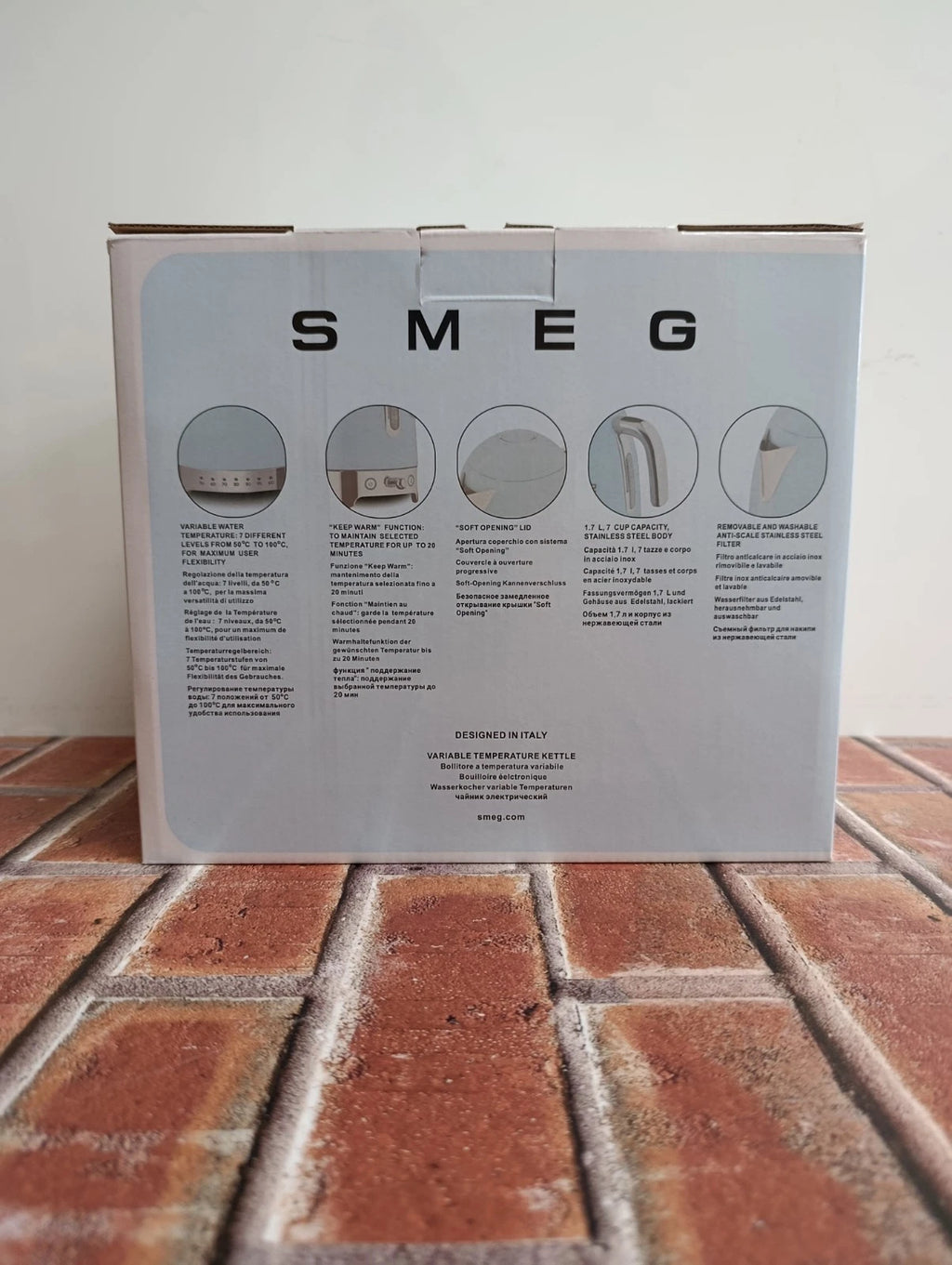 SMEG KLF03RGUK Silver Retro Style Kettle European Plug