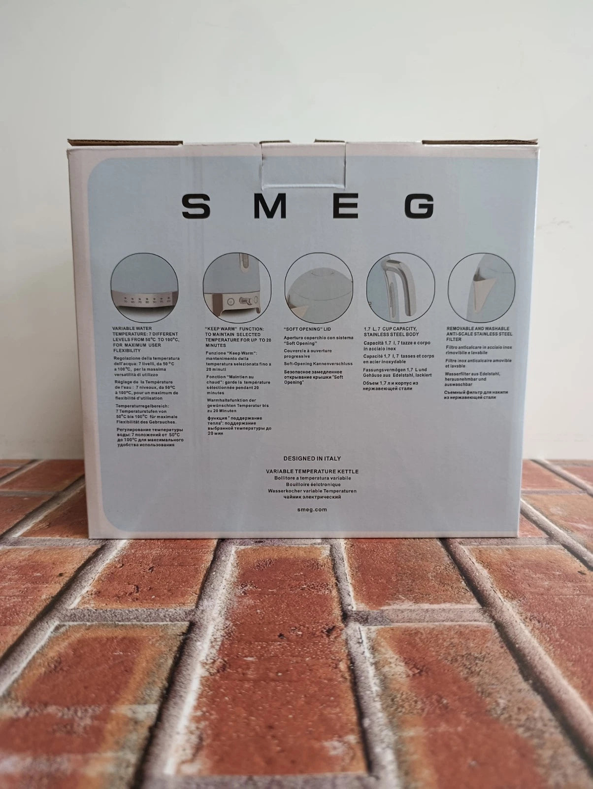 SMEG KLF03RGUK Silver Retro Style Kettle European Plug