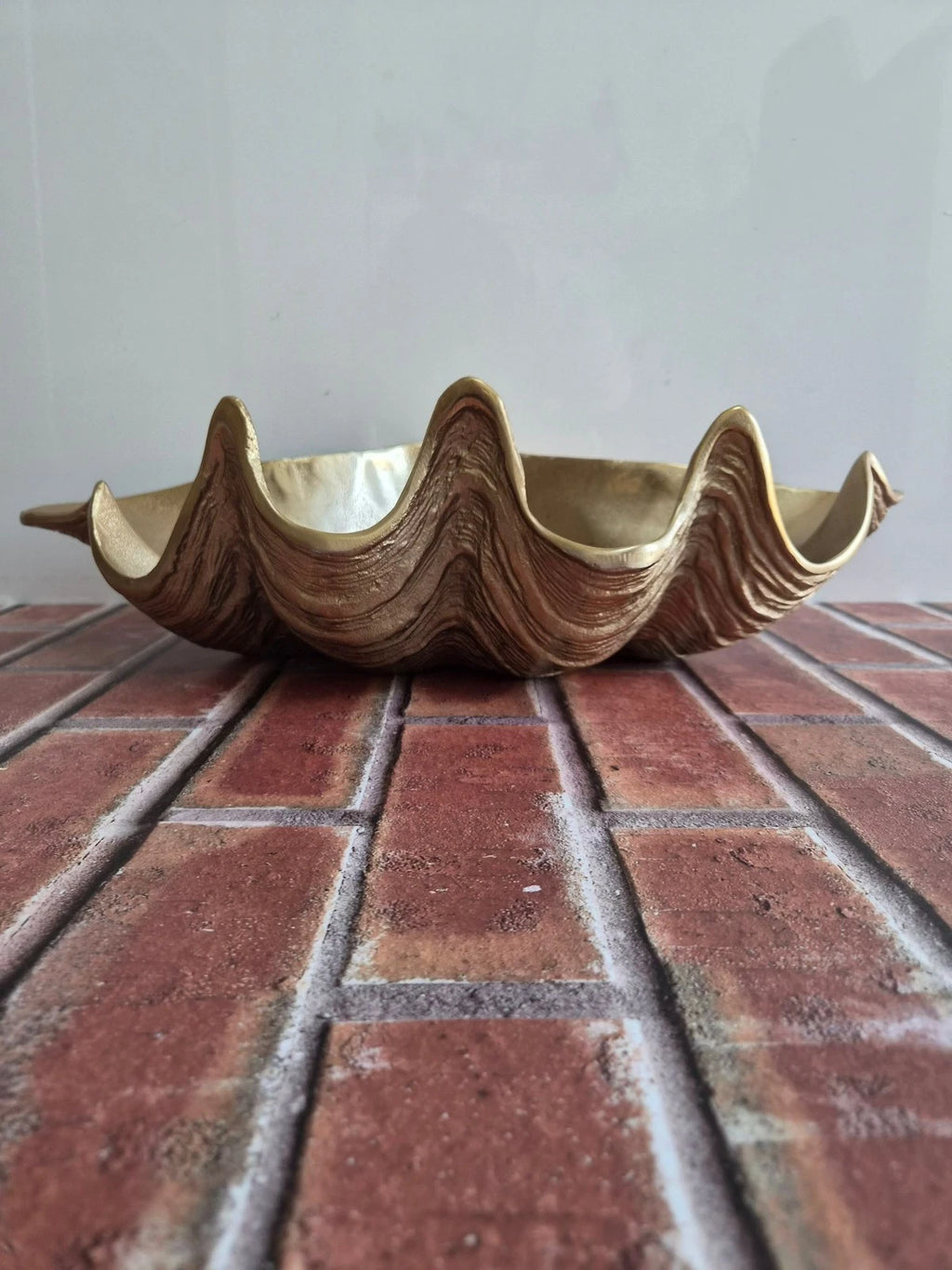 Shell Dinner Set Display Unit Romany Decor Vintage Style Gold